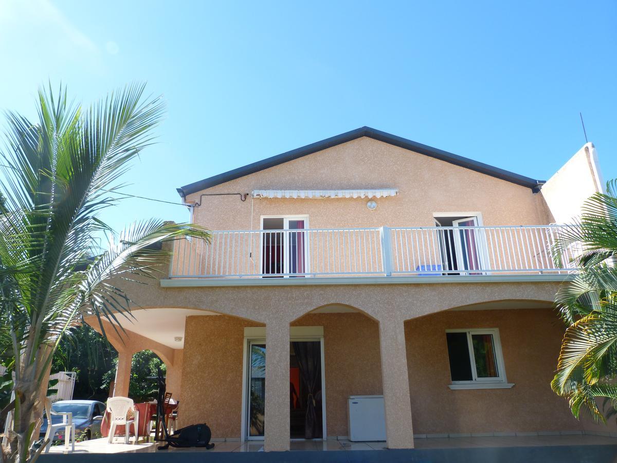 Chez Chouchou Bed & Breakfast Riviere Saint-Louis Екстериор снимка
